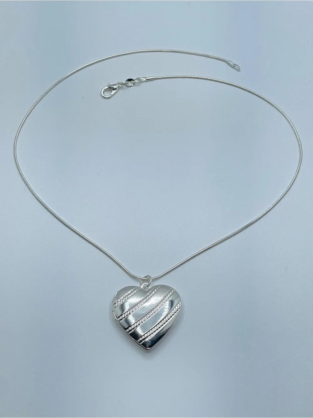 Silver Heart Locket Necklace Romantic Dainty Minimalist New Keepsake